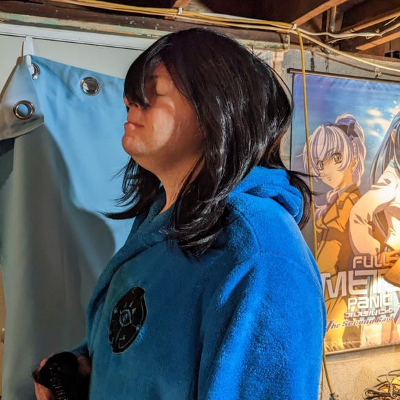 Medium length black wig (good for Aizawa from My Hero) - Picture 3 of 4